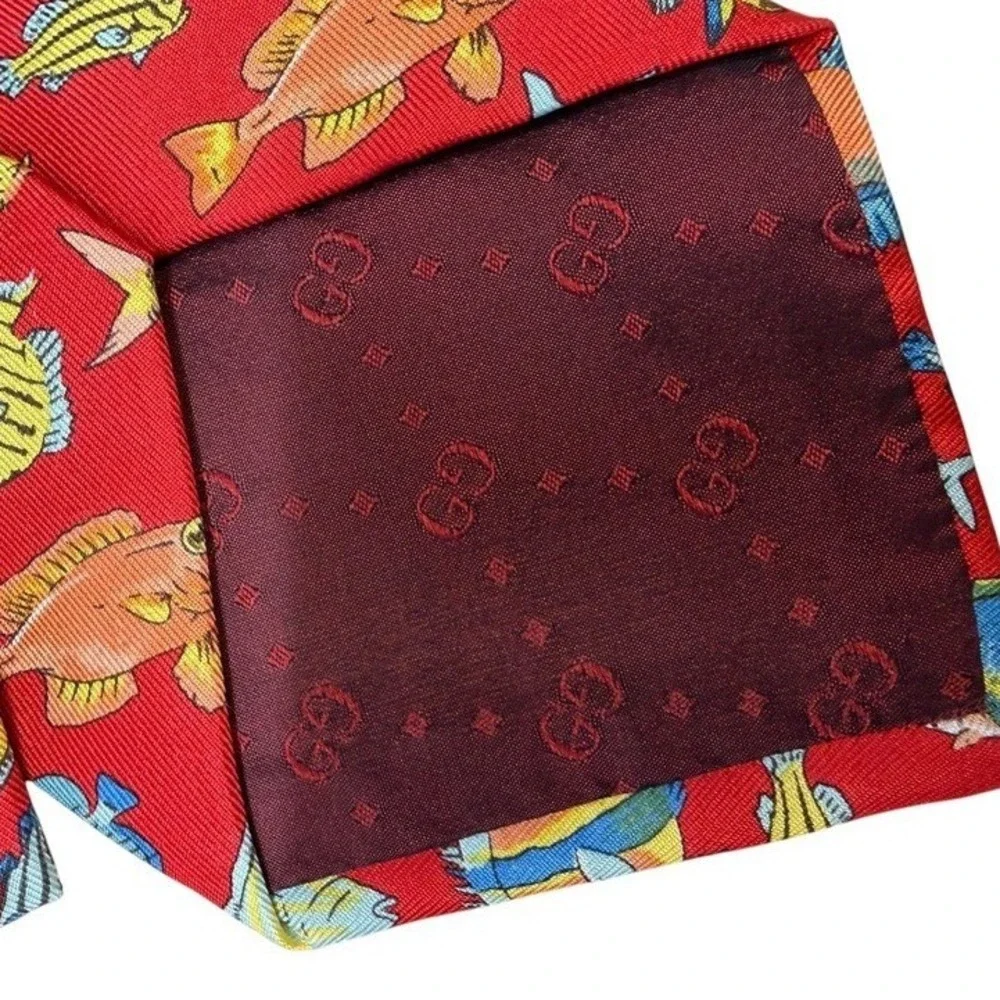 Gucci Mens Red Silk Tropical Fish Print Italian Designer Necktie Accessory‎ READ